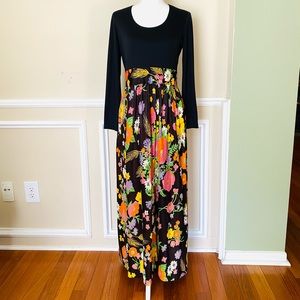 GORGEOUS Vintage 70s Black and Floral Maci Dress